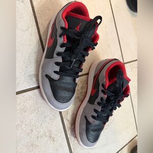 Youth Jordan 1 Low